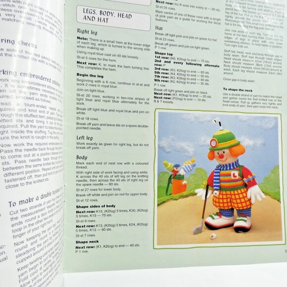 Jean Greenhowe's Golfing Clown Pattern Booklet Double Knit DIY Vintage 1994 UK - Picture 2 of 4